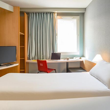 Ibis Saint Rambert D'Albon Hotel Eksteriør billede